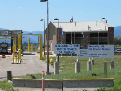 GDMBR: Welcome to the United States of America and the Roosville Border Station.